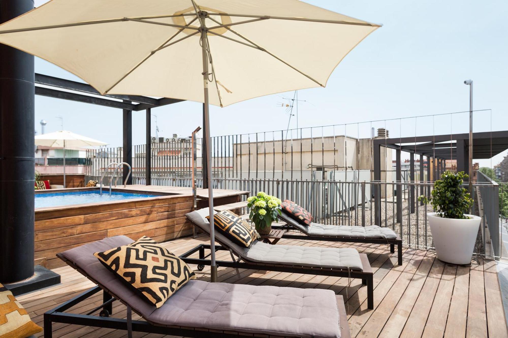 My Space Emirates - Fully Equipped Apartments Near The Beach With Shared Pool Barcelona Exterior photo