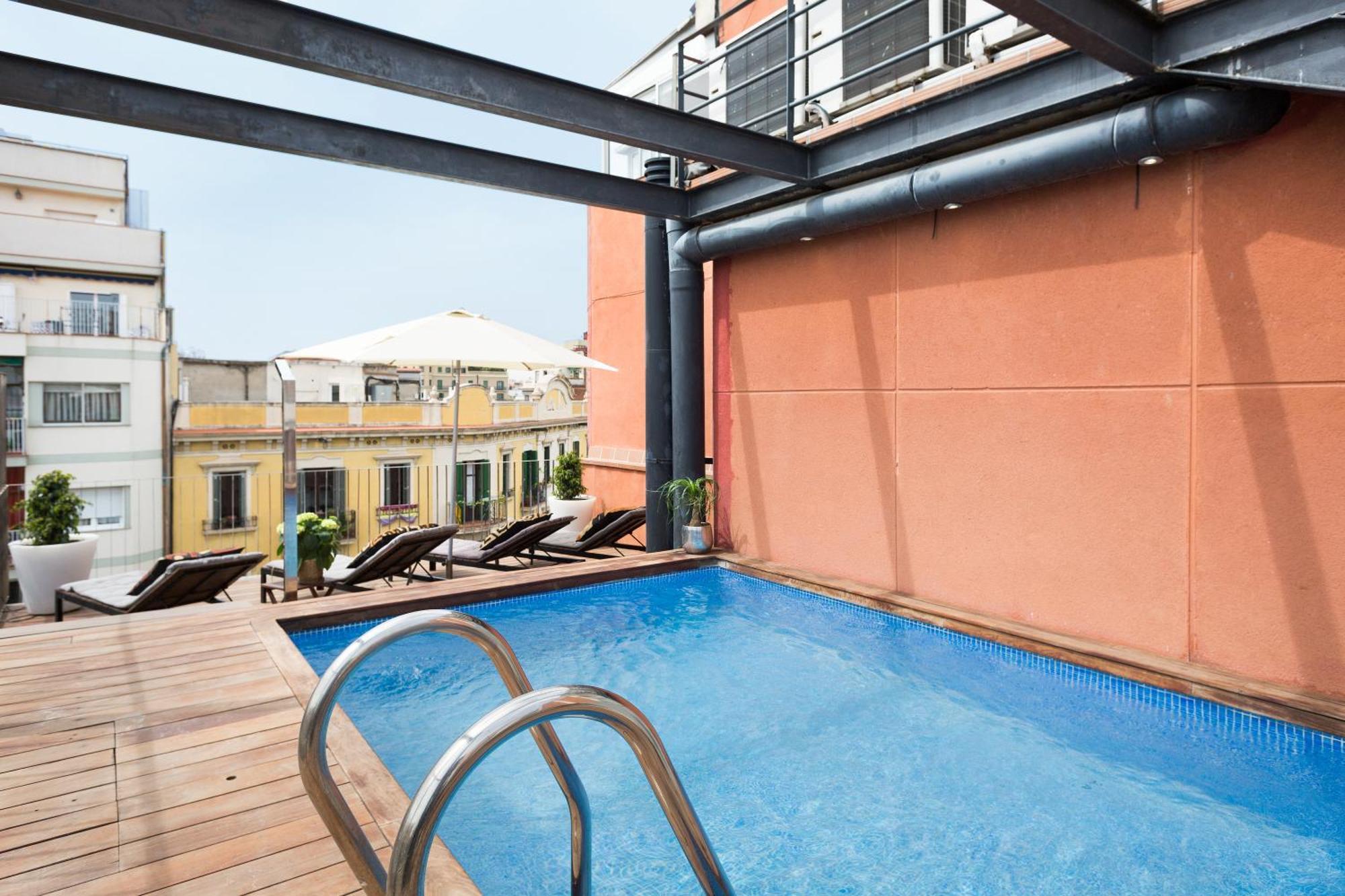 My Space Emirates - Fully Equipped Apartments Near The Beach With Shared Pool Barcelona Exterior photo